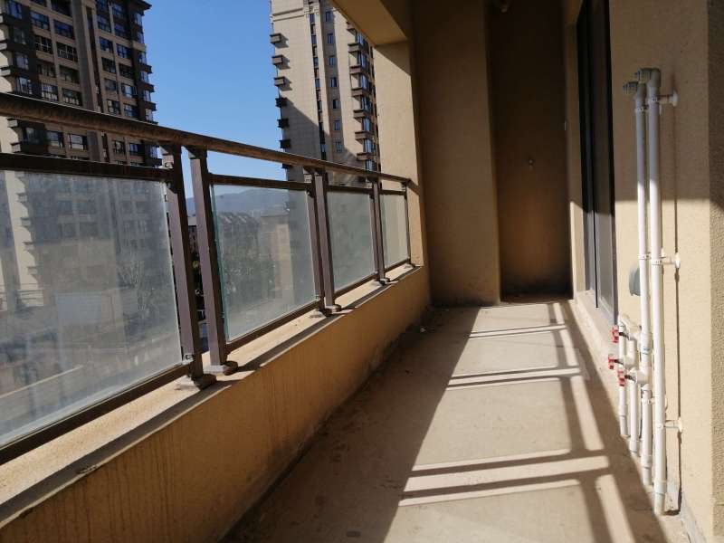 3室2廳3陽臺(tái) 綠地海珀瀾庭其他