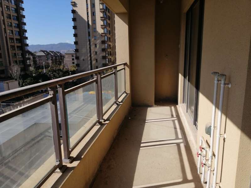 3室2廳3陽臺(tái) 綠地海珀瀾庭其他