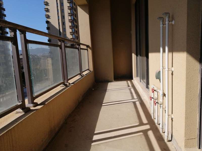 3室2廳3陽臺(tái) 綠地海珀瀾庭其他