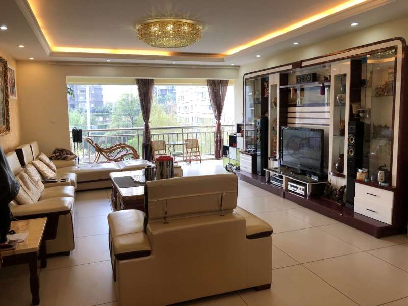 5室2廳2陽臺 云南映象C區(qū)客廳