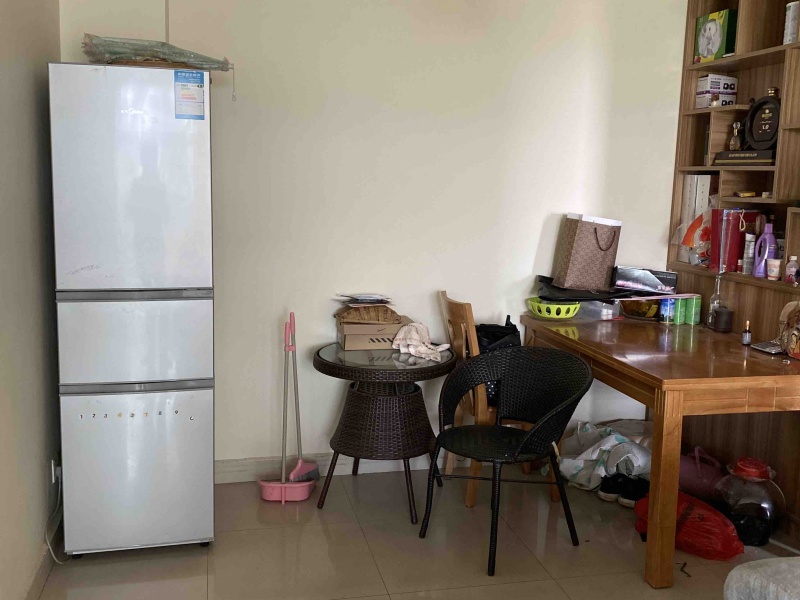 2室2廳1陽臺(tái) 清水木華餐廳