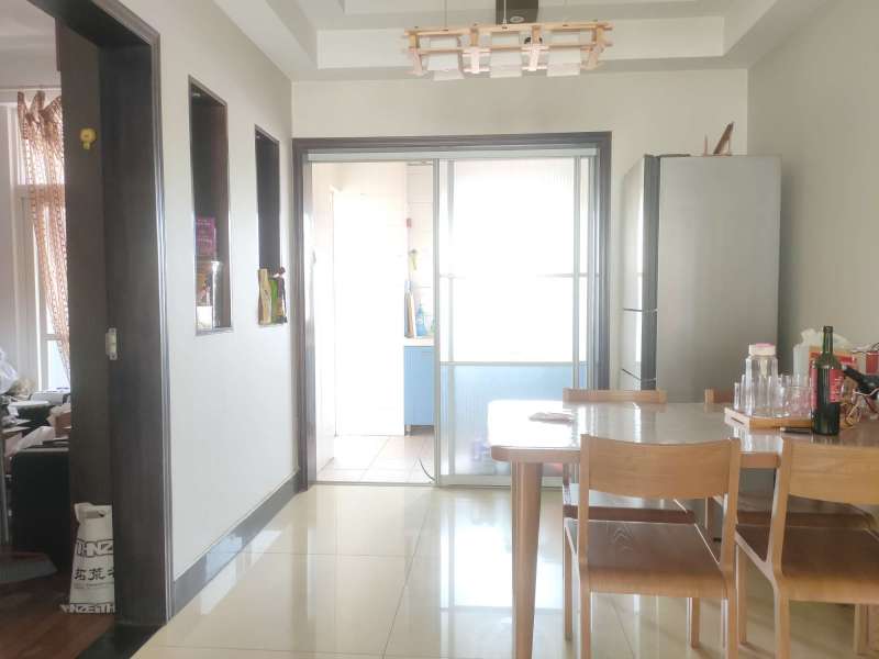 3室2廳1陽臺(tái) 競(jìng)達(dá)星光雅苑餐廳