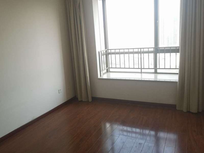 2室2廳2陽臺 龍江雅苑客廳