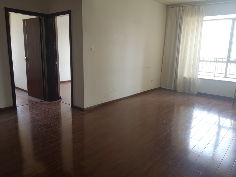 2室2廳2陽臺 龍江雅苑客廳