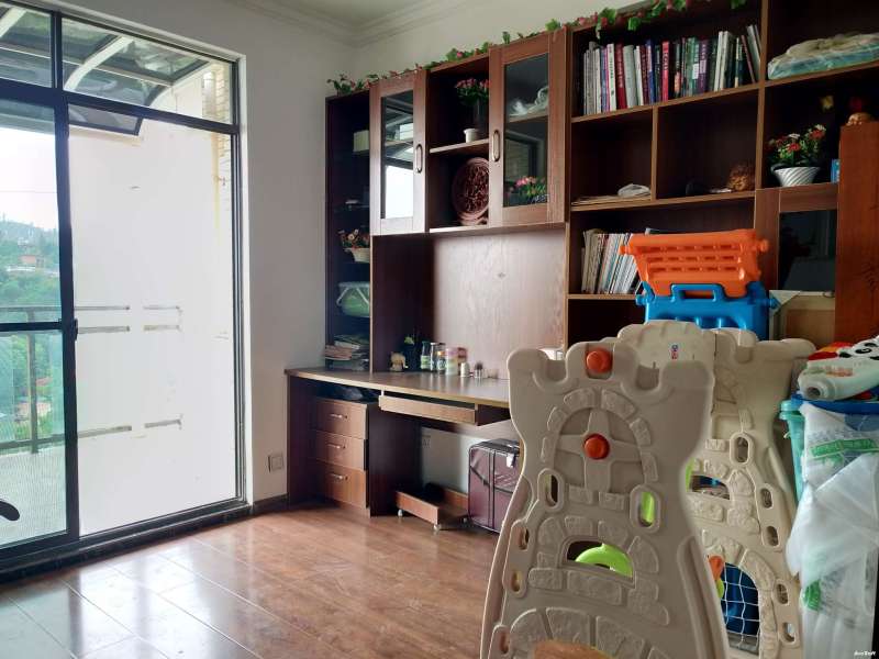 4室2廳2陽臺 城市山別墅臥室