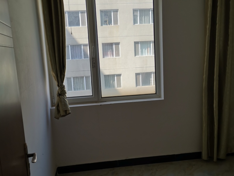 3室2廳2陽臺 建工新城書房