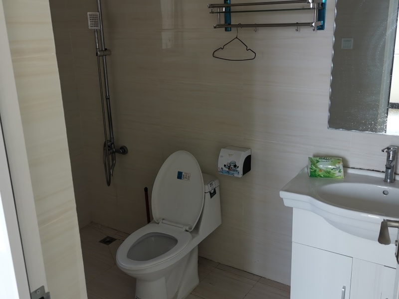 3室2廳2陽臺 建工新城衛(wèi)生間